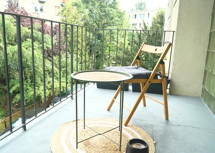 Piekny W Zielonej Dzielnicy Wroclawia